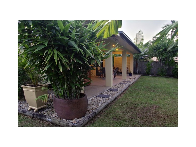 11 Forest Glen Drive, Mossman QLD 4873