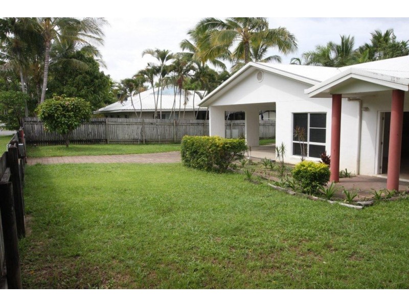 7 Endeavour Street, Port Douglas QLD 4877