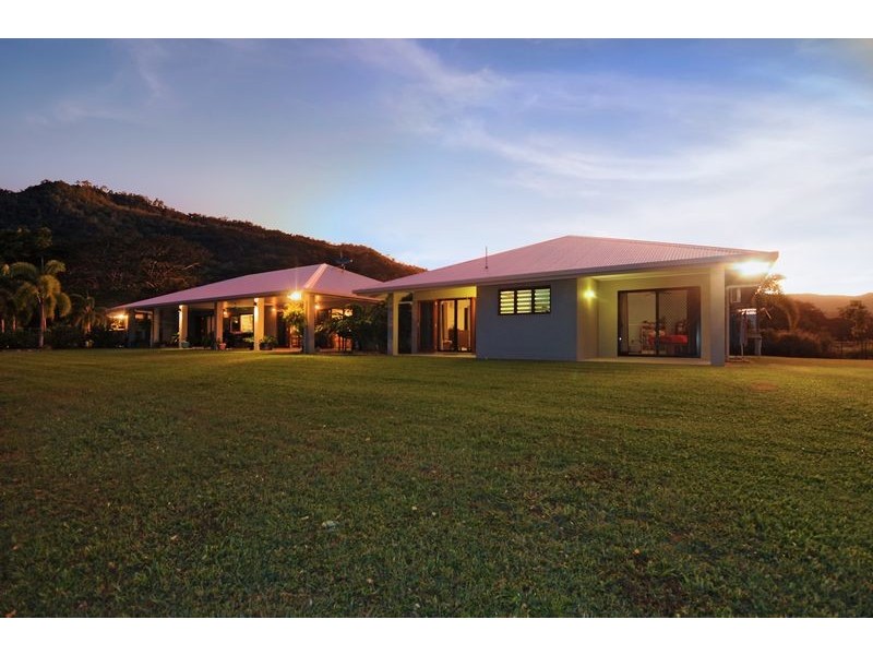 42 Mowbray River Rd, Mowbray QLD 4877
