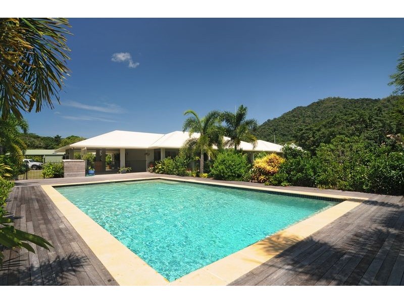 42 Mowbray River Rd, Mowbray QLD 4877