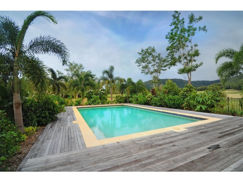 42 Mowbray River Rd, Mowbray QLD 4877