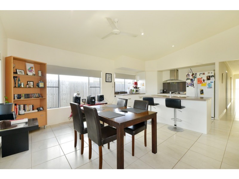 8 Spoonbill Close, Mossman QLD 4873