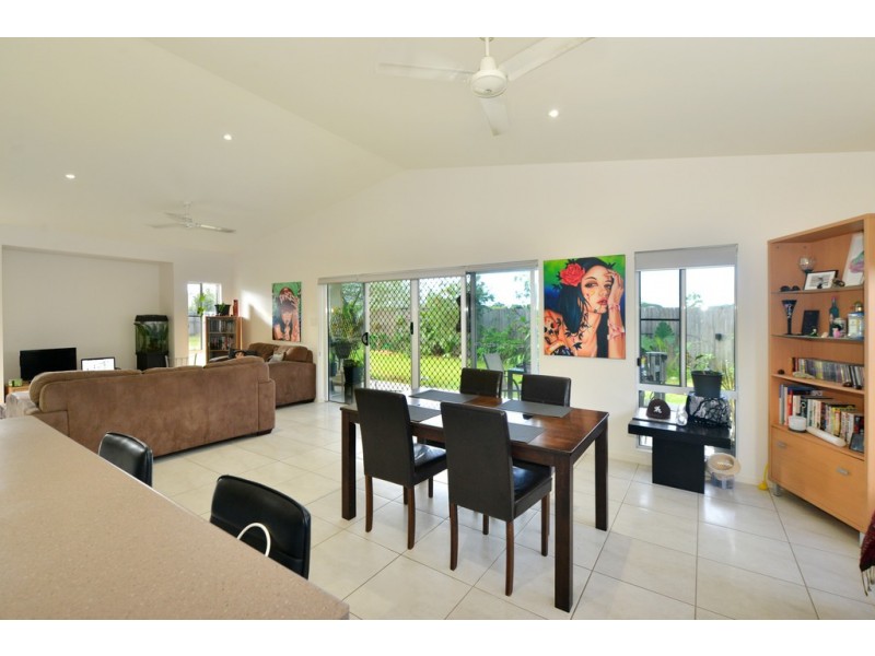 8 Spoonbill Close, Mossman QLD 4873