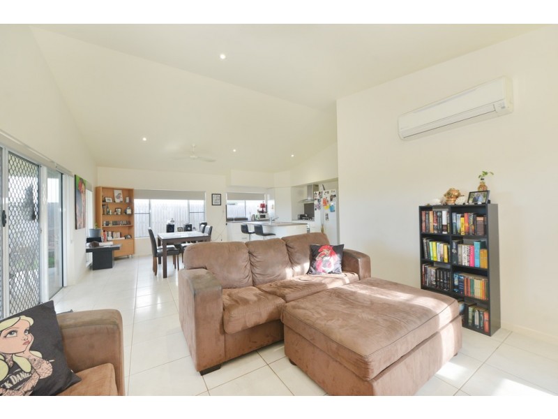 8 Spoonbill Close, Mossman QLD 4873