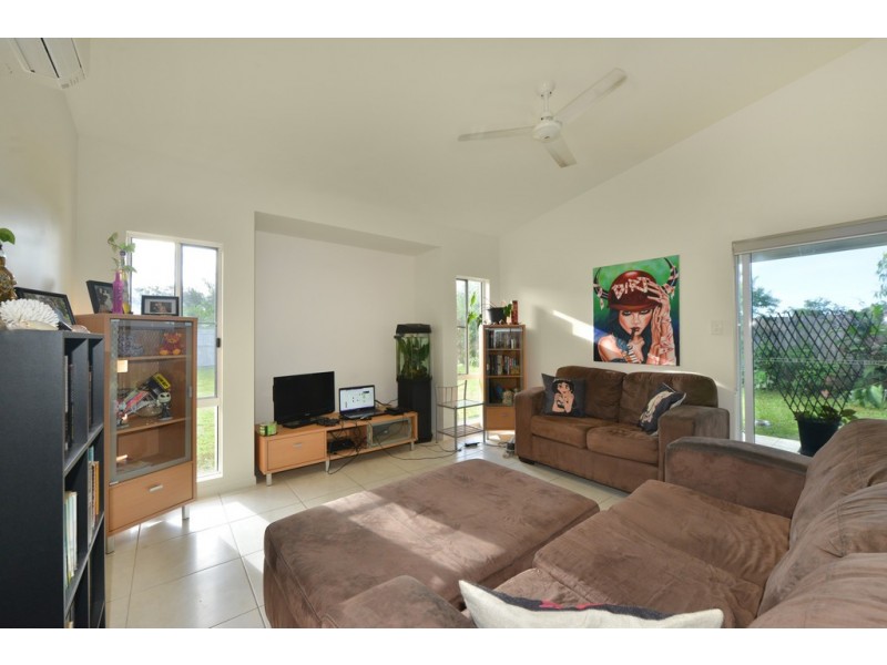 8 Spoonbill Close, Mossman QLD 4873