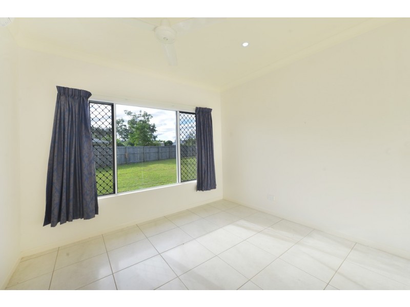 8 Spoonbill Close, Mossman QLD 4873