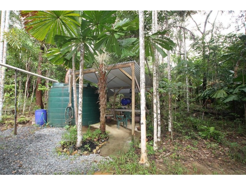 147 Wattle Close COW BAY, Daintree QLD 4873