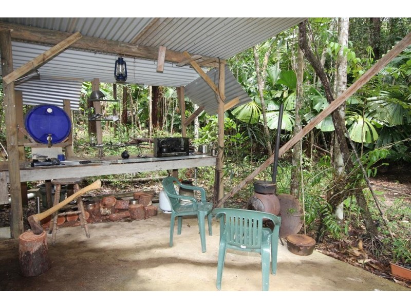 147 Wattle Close COW BAY, Daintree QLD 4873