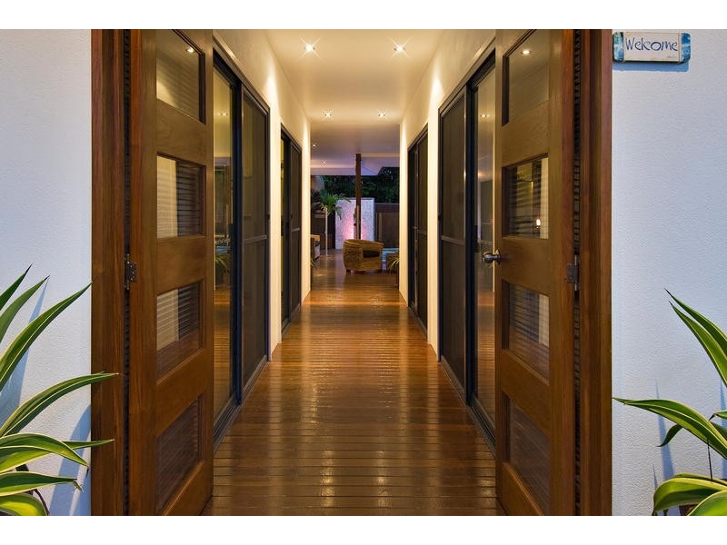 26 White Oak Ave, Mossman QLD 4873