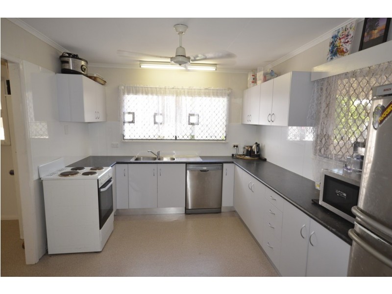 25 Alchera Drive, Mossman QLD 4873