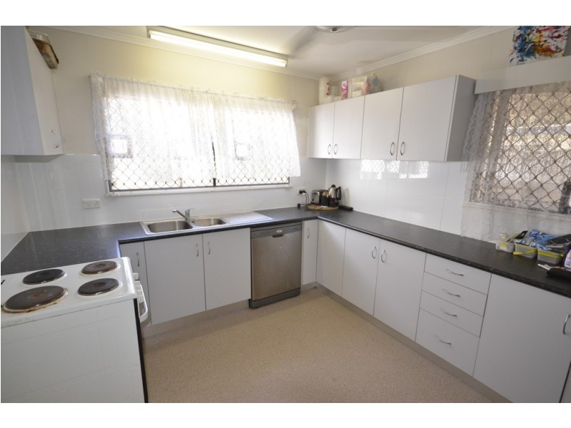 25 Alchera Drive, Mossman QLD 4873