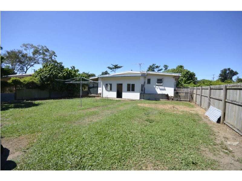 25 Alchera Drive, Mossman QLD 4873