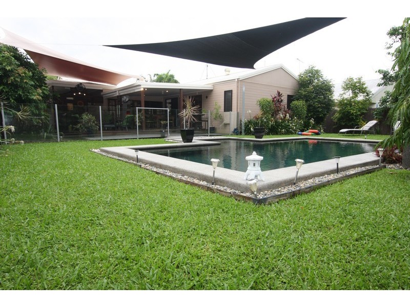 12 Birdwing Street, Port Douglas QLD 4877