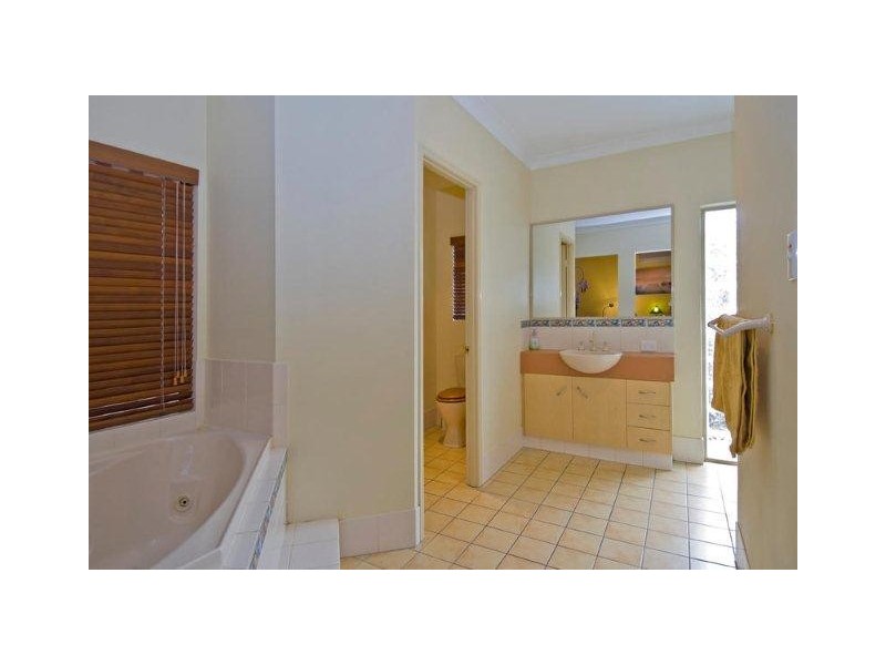 19 Oasis Drive, Wonga QLD 4873