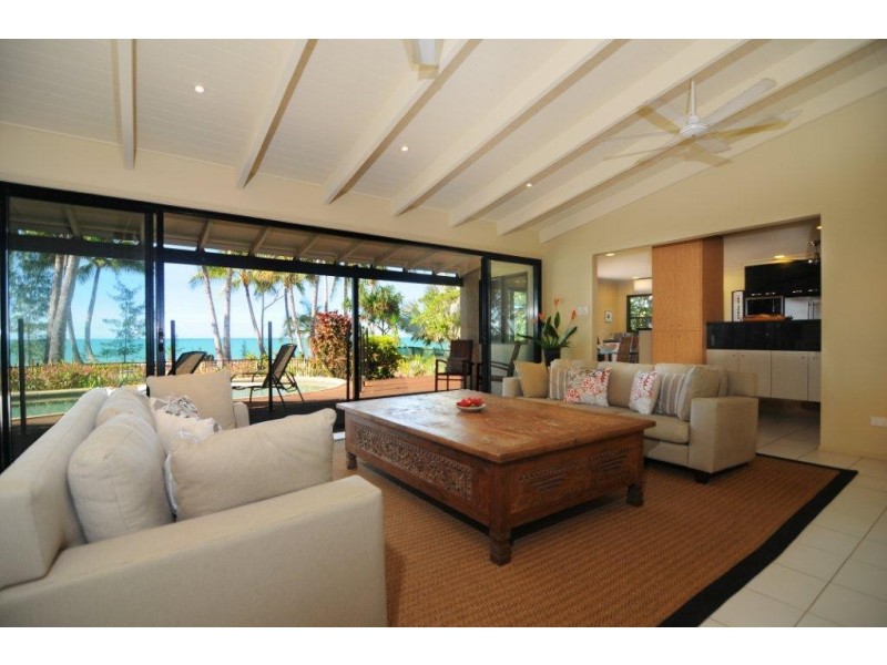 19 Oak Beach Road, Oak Beach QLD 4877