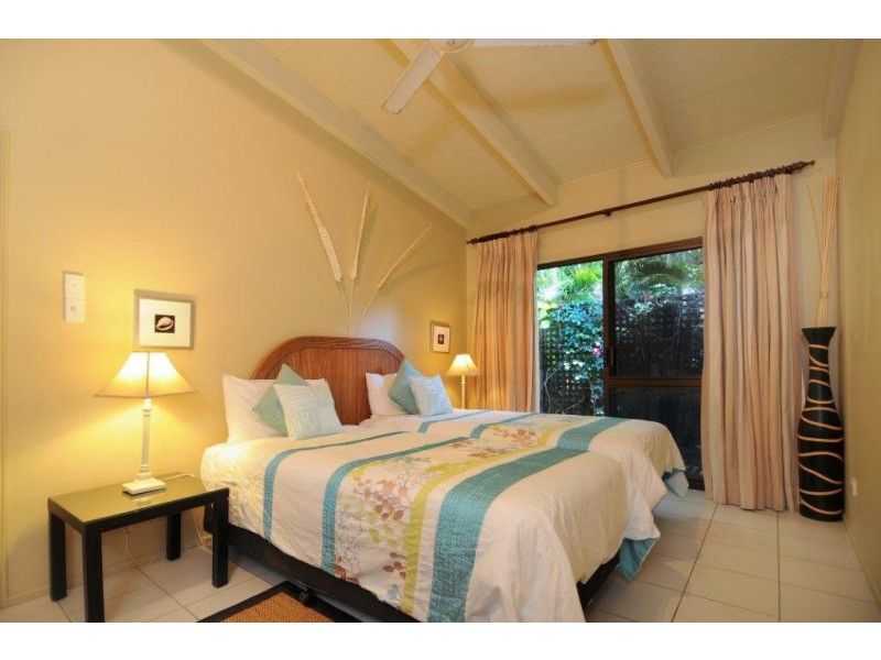 19 Oak Beach Road, Oak Beach QLD 4877