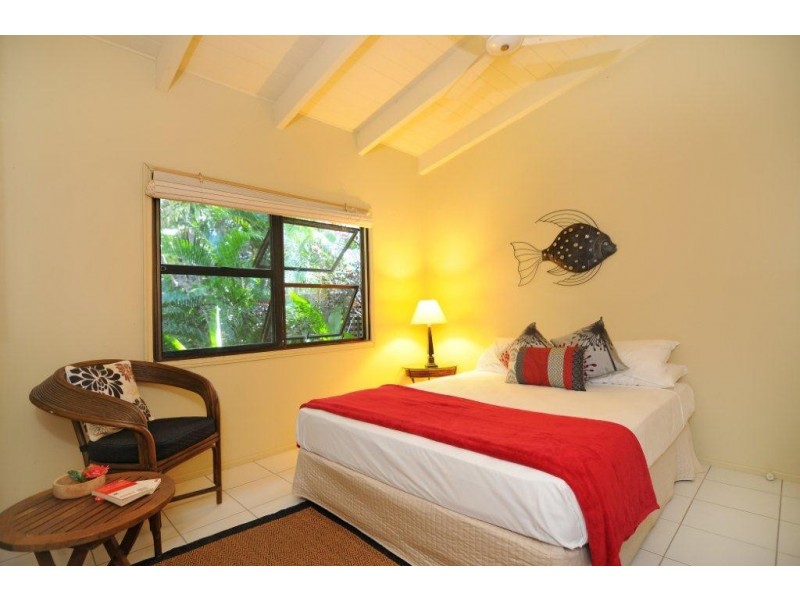 19 Oak Beach Road, Oak Beach QLD 4877