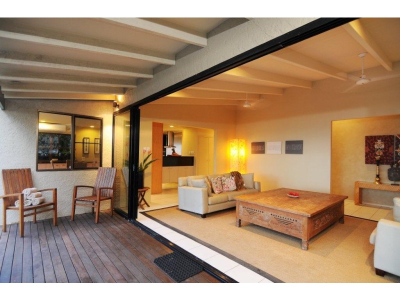 19 Oak Beach Road, Oak Beach QLD 4877