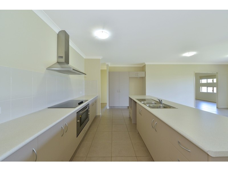 14 Spoonbill Close, Mossman QLD 4873