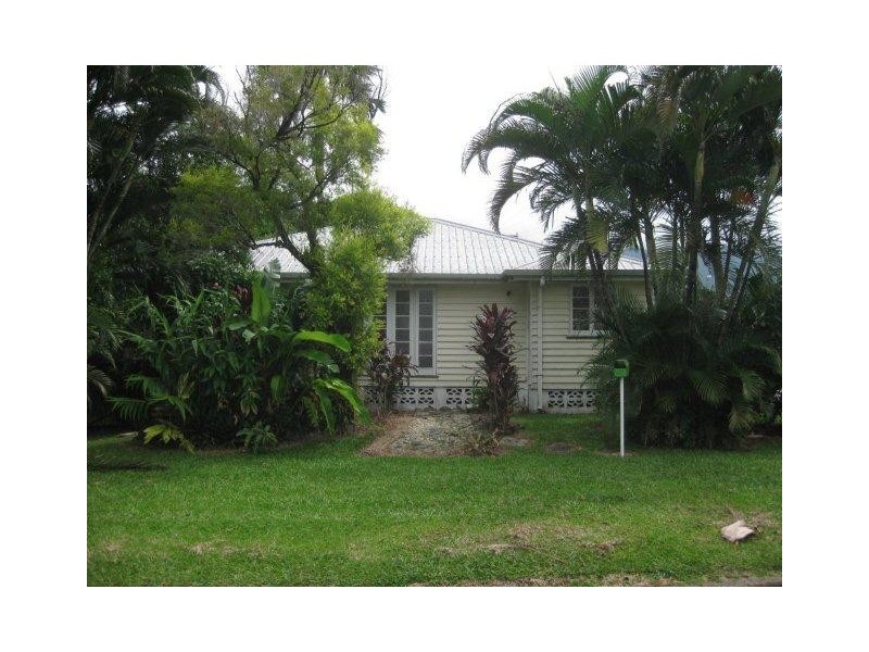 28 Mossman Street, Mossman QLD 4873