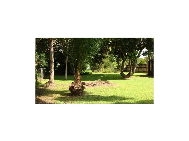 28 Mossman Street, Mossman QLD 4873