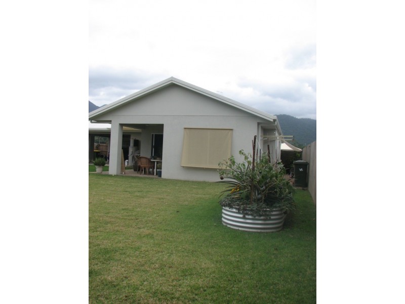 38 Riflebird Crescent, Mossman QLD 4873
