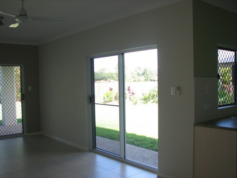 38 Riflebird Crescent, Mossman QLD 4873
