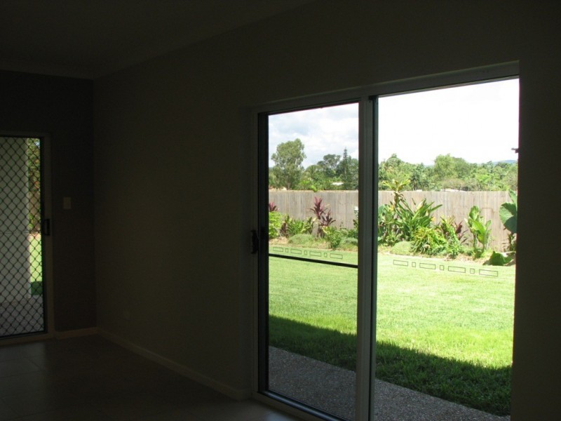 38 Riflebird Crescent, Mossman QLD 4873