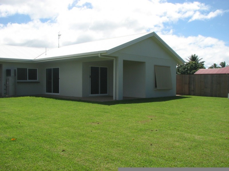 38 Riflebird Crescent, Mossman QLD 4873