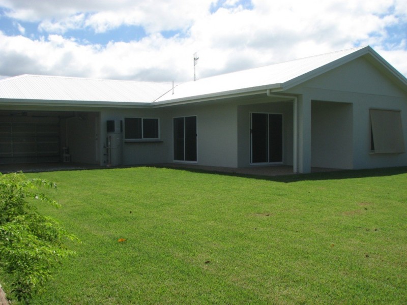 38 Riflebird Crescent, Mossman QLD 4873