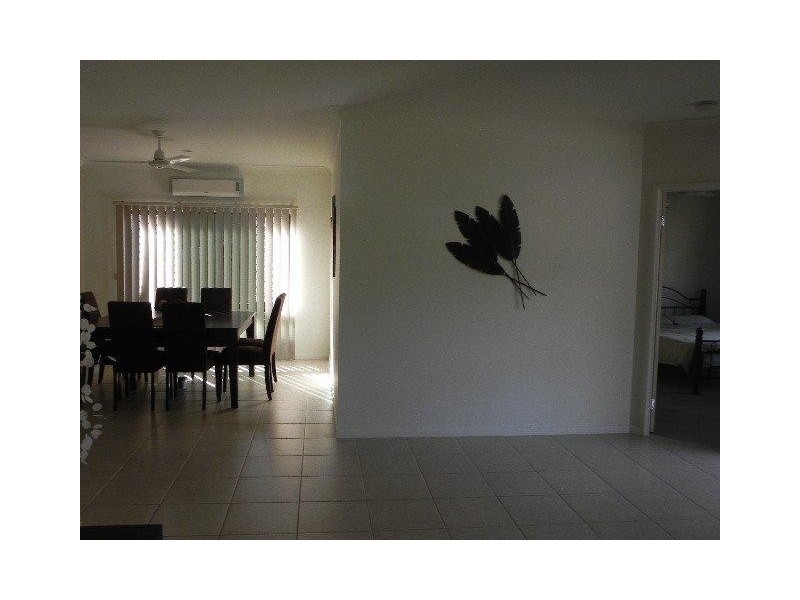 32 White Oak Ave, Mossman QLD 4873