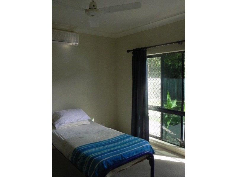 32 White Oak Ave, Mossman QLD 4873