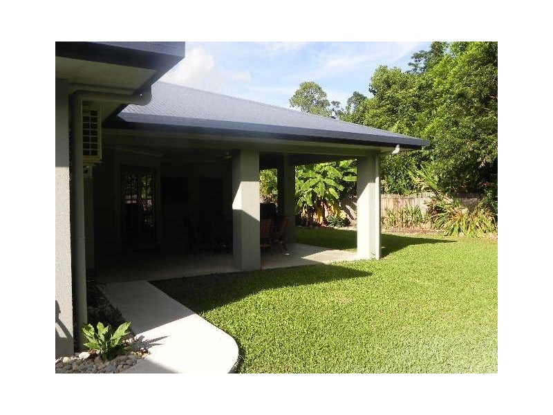 32 White Oak Ave, Mossman QLD 4873