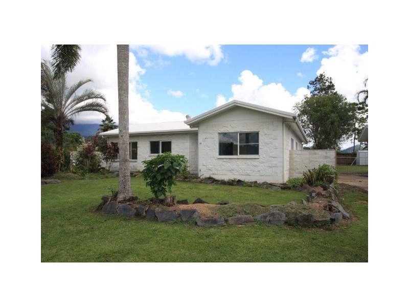 25 Middlemiss Street, Mossman QLD 4873