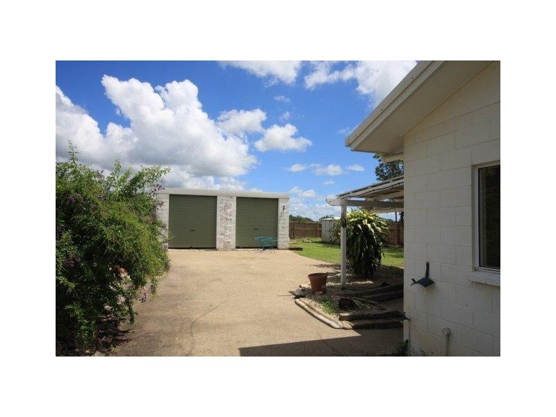 25 Middlemiss Street, Mossman QLD 4873