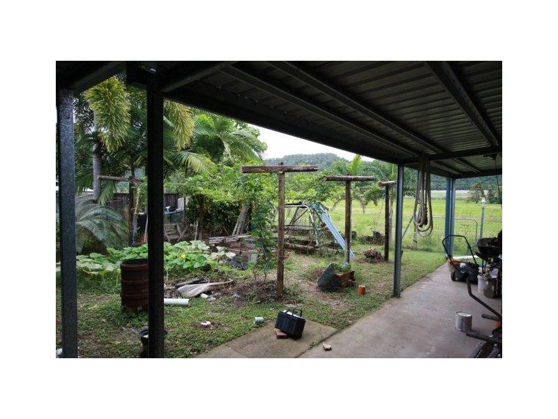 18 Snapper Island Drive, Wonga QLD 4873