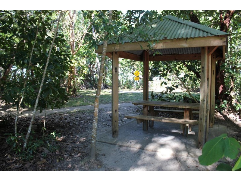 Lot 8 Cape Tribulation Road THORNTON BEACH, Daintree QLD 4873