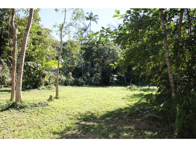 Lot 8 Cape Tribulation Road THORNTON BEACH, Daintree QLD 4873