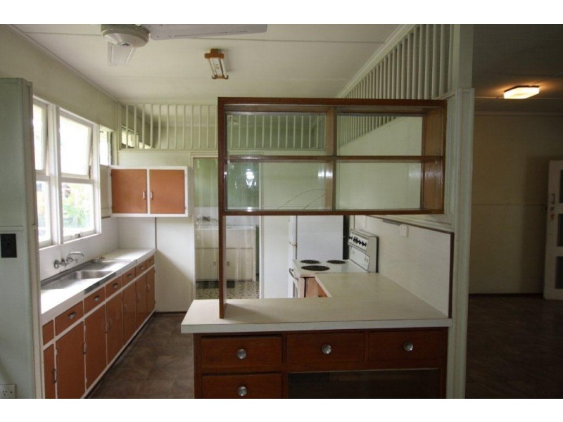 11 Alchera Drive, Mossman QLD 4873
