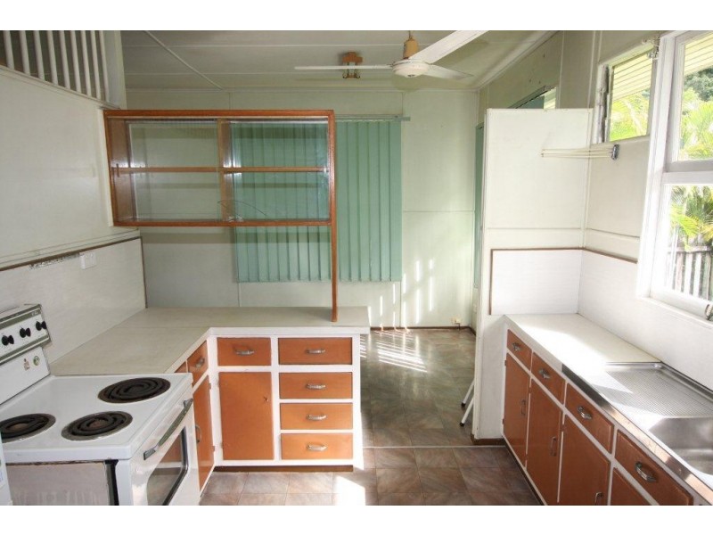 11 Alchera Drive, Mossman QLD 4873