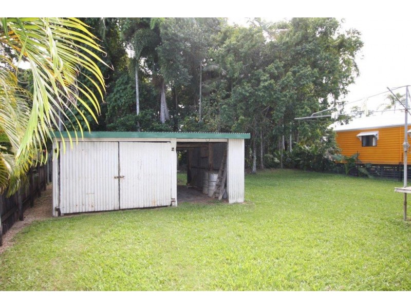 11 Alchera Drive, Mossman QLD 4873