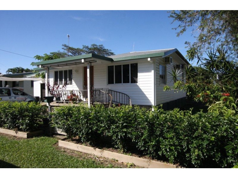 9 Mossman Street, Mossman QLD 4873