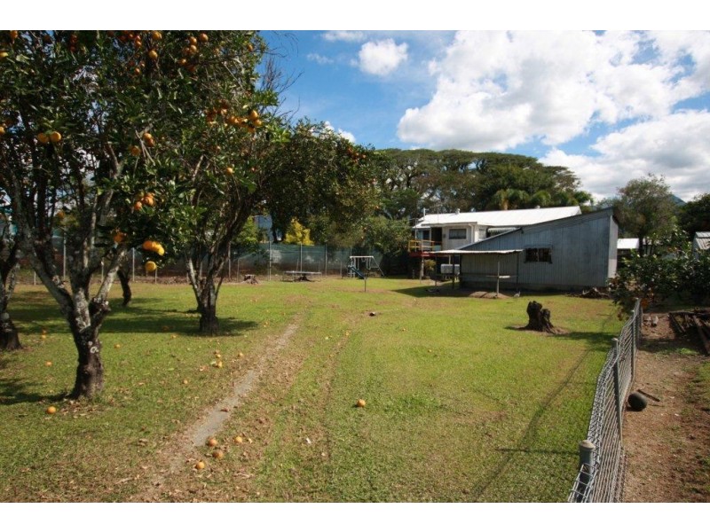 7 Mossman Street, Mossman QLD 4873