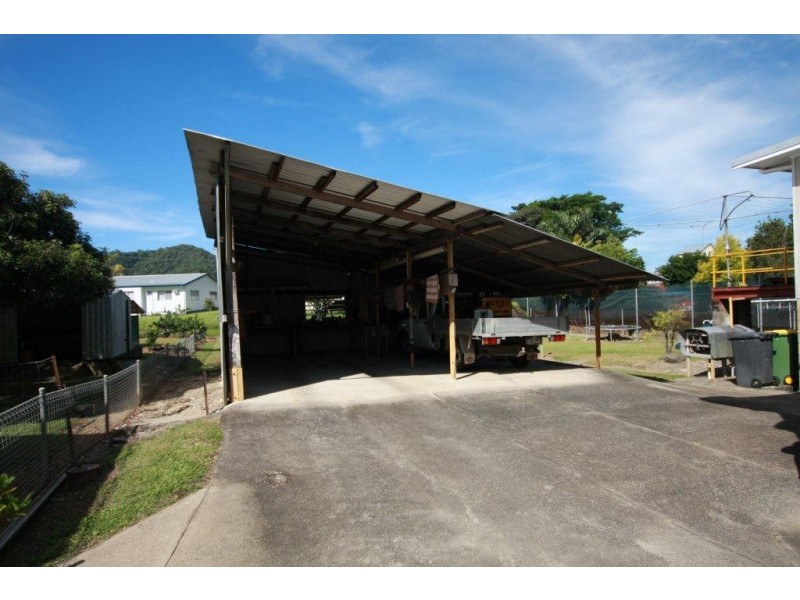 7 Mossman Street, Mossman QLD 4873