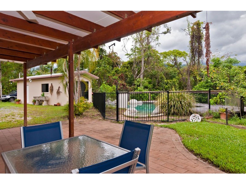 10 Coral Sea Drive, Mossman QLD 4873