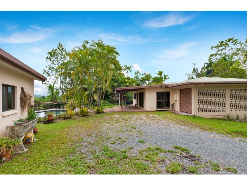 10 Coral Sea Drive, Mossman QLD 4873
