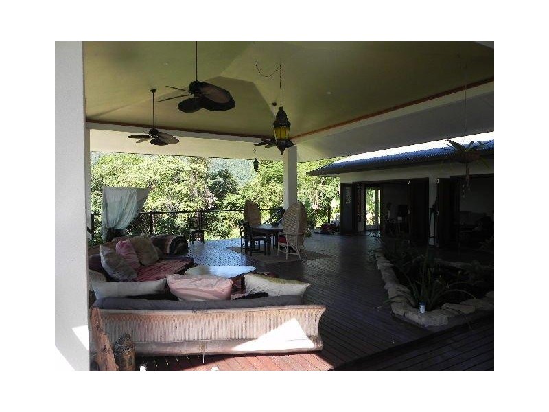 15 Thomson Low Drive, Shannonvale QLD 4873