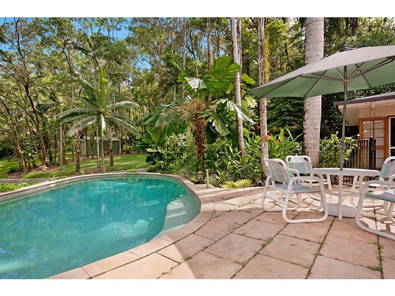 8 Whiteley Road, Miallo QLD 4873