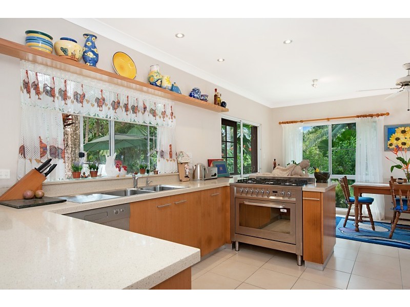 8 Whiteley Road, Miallo QLD 4873