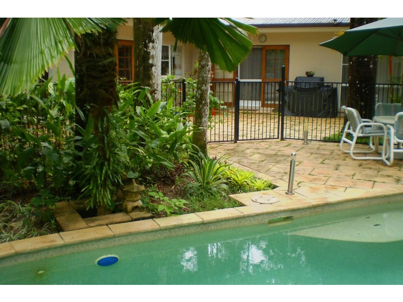 8 Whiteley Road, Miallo QLD 4873